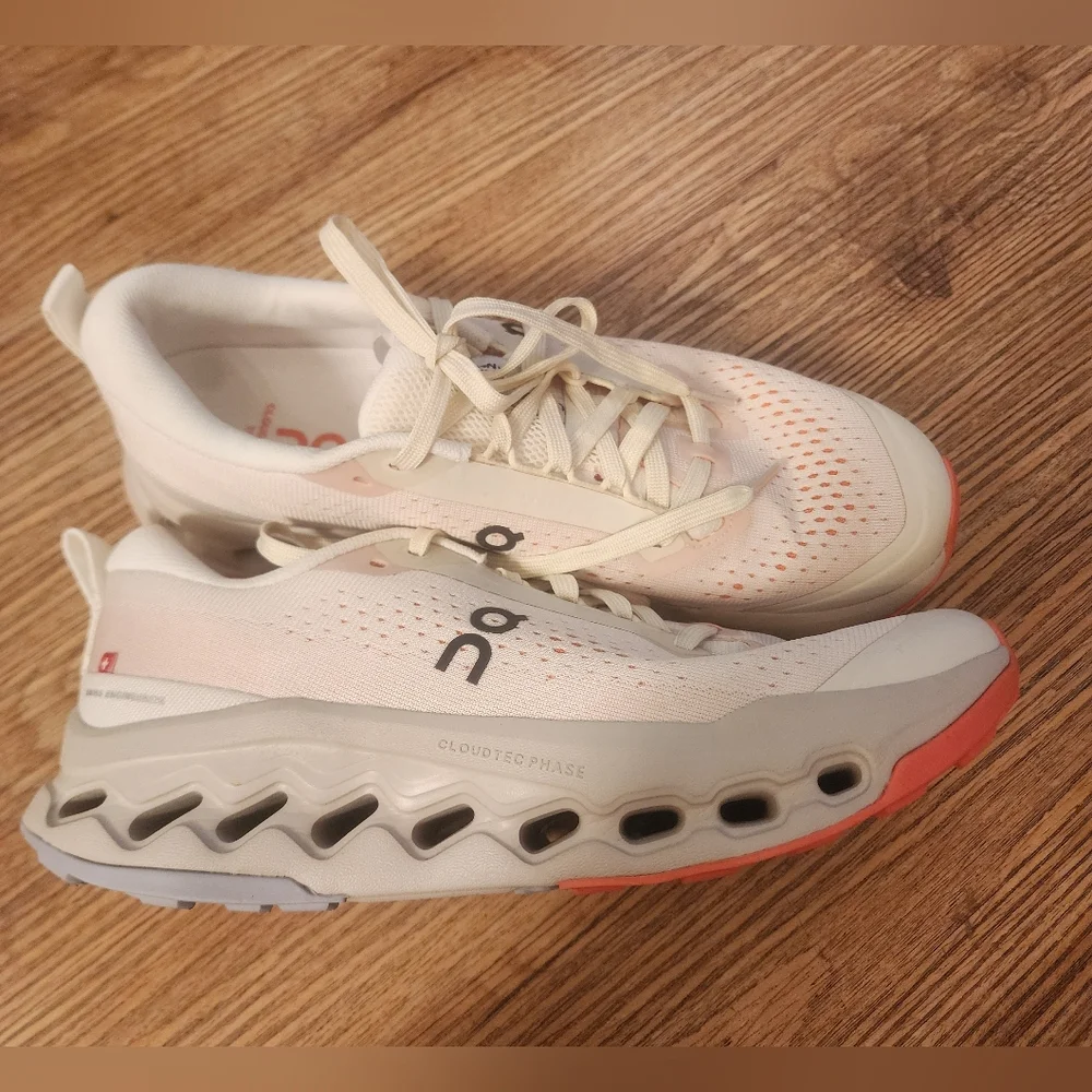 Size 9 On CloudsurferTrail 2. Running Women's White and Coral Athletic Shoes - Picture 6 of 11